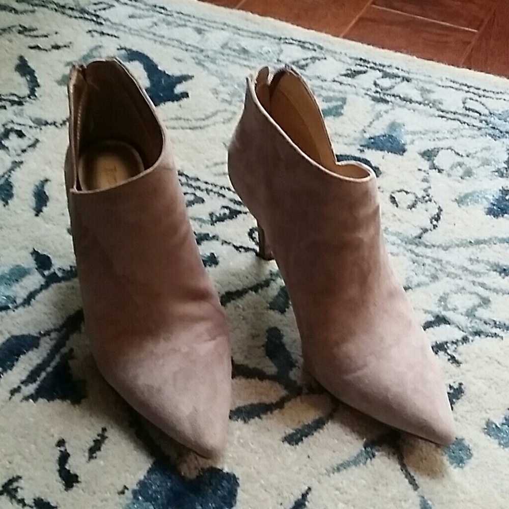 Suede boots